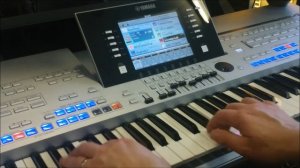 Mike Kelly Plays Yamaha Tyros 4