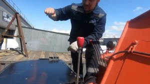 Инсталляция капюшона на КМУ KANGLIM KS1256G2 с защитой от раскрытия при движении стрелой вперёд!