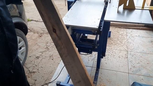 Деревообрабатывающий станок