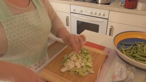 Быстрый вкусный суп с стручковой фасолью