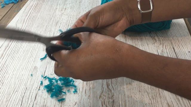 Easy Peasy Pom Poms- 3 Ways to make them!!! смотреть онлайн