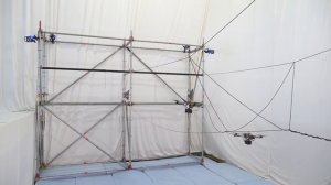 Дроны строят веревочный мост