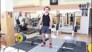 Подъем штанги на бицепс стоя (техника выполнения)