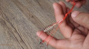 Кормушка с Крючками для Рыбалки?