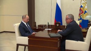 Владимир Путин обсудил с Андреем Костиным работу ВТБ и развитие "Почта-Банка"