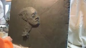 Скульптура.  Процесс лепки барельефа из пластилина. Этап №1