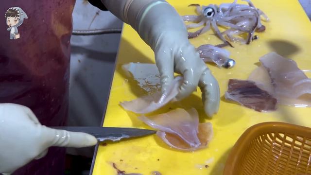 Assorted Seafood Sashimi Songdo Fish Market Pohang Korea 포항 송도 활어회센터 해물모듬 061222 1 смотреть онлайн