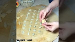 Равиоли с начинкой из куриной грудки и творожного сыра в сливочном соусе☺