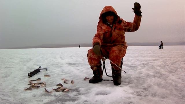 Рыбалка на Братском водохранилище. Красивая приманка - не значит клевая смотреть онлайн