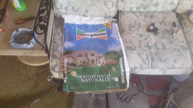 Milorganite For My Crappy Yard!!! Summer Lawn Care! Nitrogen and Iron Organic Fertilizer for Grass смотреть онлайн