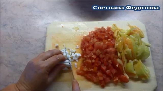 Салат из свежей капусты с помидорами  ''Летний привет''. Простой и вкусный салатик.
