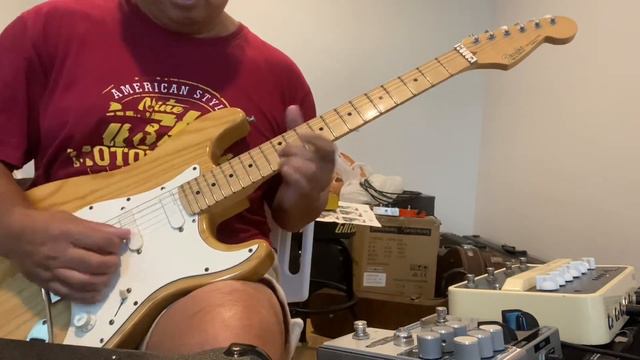 Fender Strat Plus Test Smoke смотреть онлайн