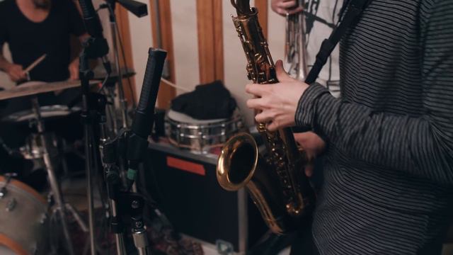 SCARY POCKETS ORIGINAL SONG WITH HORNS! смотреть онлайн