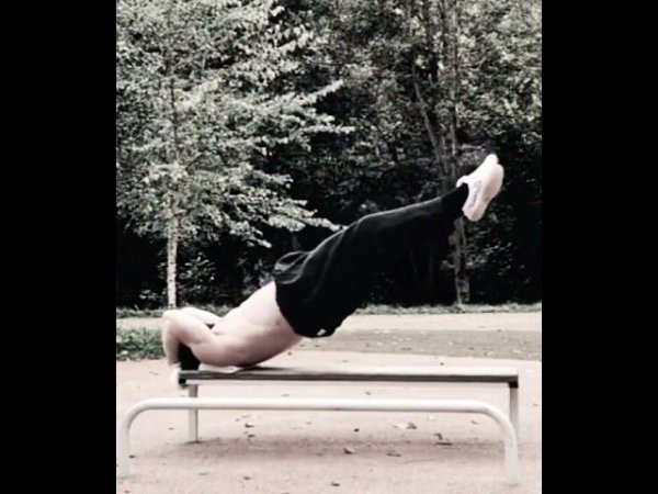 #calisthenics.Любимое упражнение Брюса Ли.