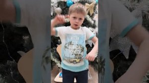 Стих,, Патамучто я мальчик!! ", читает Кызьюров Витя 5 лет, ст. гр. (январь 2020)