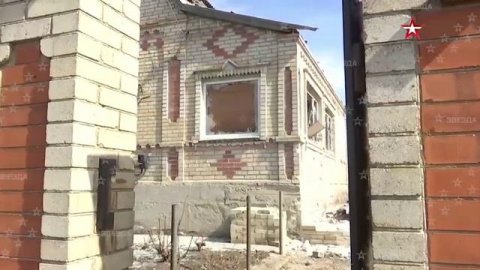 Разминирование под обстрелом: как работают саперы ДНР в освобожденном поселке Степное