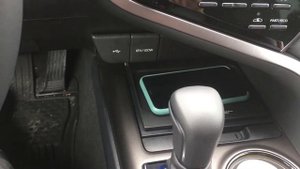 Беспроводная зарядка Camry V70