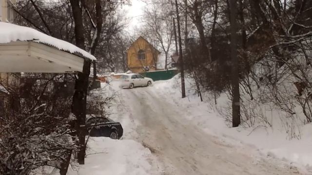 Итак: Киев, Татарка, ул.Соляная, ровно год спустя, опять сильный снежный подъем не всем по силам смотреть онлайн