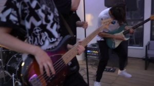 Невеста играет на барабане. Свадьба. Тагил