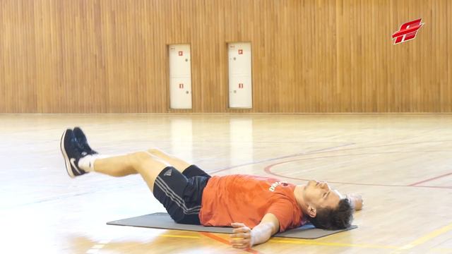 По дороге в межсезонье. "Авангард" снова вышел на лед смотреть онлайн