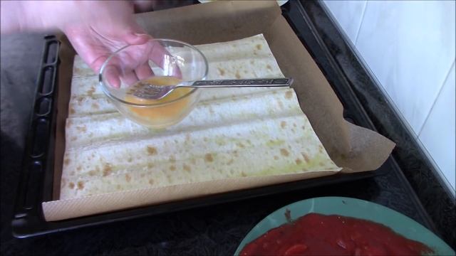Быстрая пицца из лаваша  без всякой возни с тестом, и просто и очень вкусно!