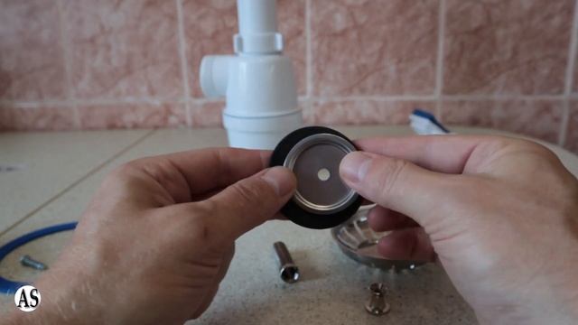 Сборка сифона на мойку с большой горловиной и переливом! смотреть онлайн