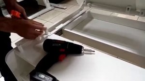 Как установить выдвижной пенал на стол Астек Лидер.