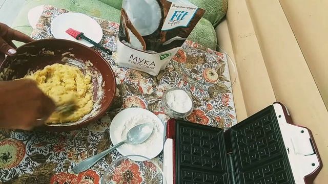 Новинка! Кабачковые оладьи с кокосовой мукой в електровафельнице!:) смотреть онлайн