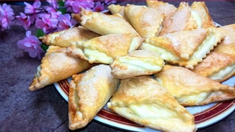 Нежные сочни (сочники) с творогом. Тают во рту! Простой рецепт сочней