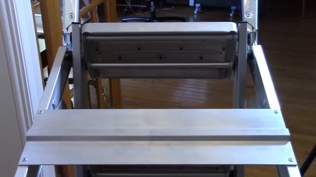 BEST 4 Foot Step Stool, 300-Pound Capacity - Louisville ladder L-2011-04 REVIEW смотреть онлайн