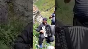 Лакцы поют 112