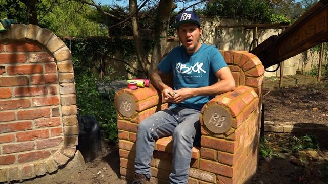 8 BRICKLAYING TOOLS every BEGINNER should have