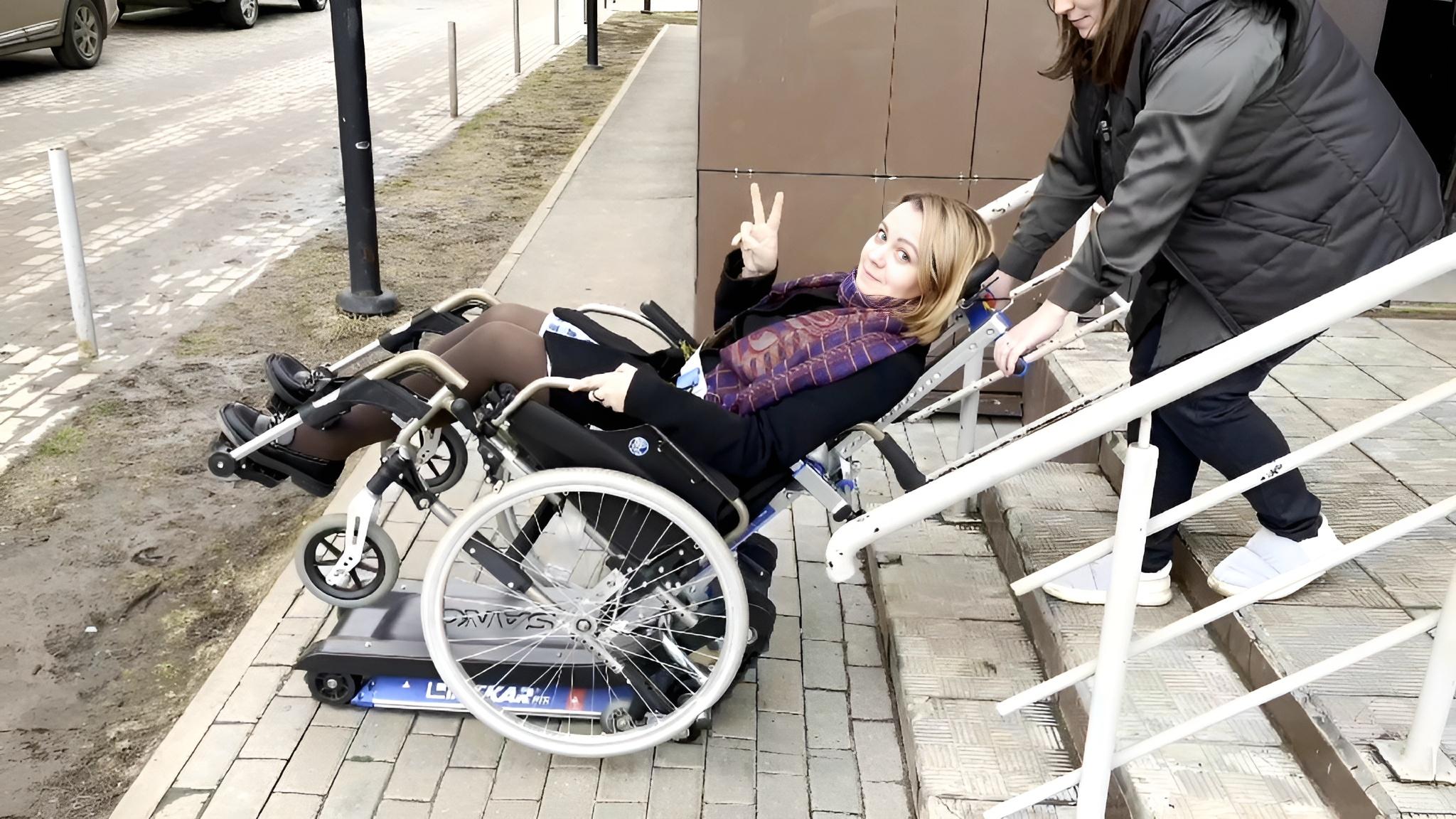 Доска для перемещения инвалида с кровати на коляску