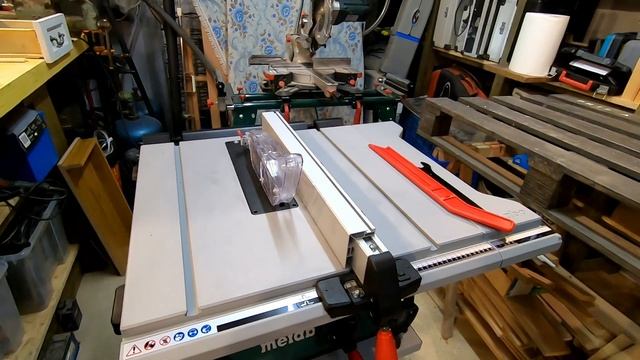 Unboxing Scie sous table Metabo TS 254 M смотреть онлайн