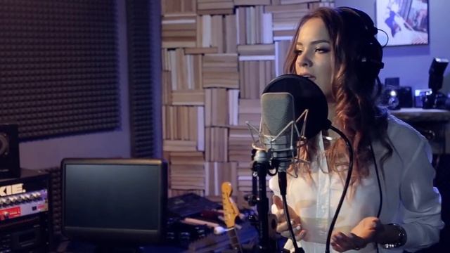 Танцы на стёклах (cover by Andreea Petrov) смотреть онлайн