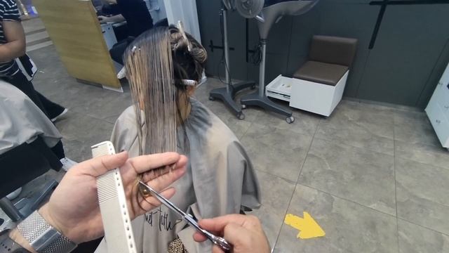 Long Layered Haircut Tutorial - HOW TO MAKE A LAYER HAIR CUT смотреть онлайн