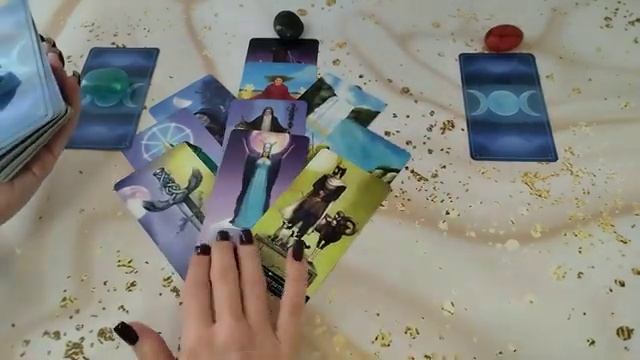 ЧТО СЕЙЧАС МЕЖДУ ВАМИ И ЧТО БУДЕТ ДАЛЬШЕ? Гадание онлайн