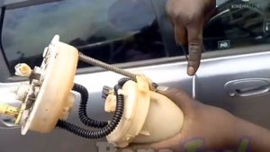 Location and replacement of fuel pump on Honda Airwave.