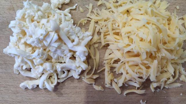 Лепешки на сметане с сыром