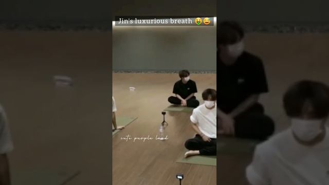 Jin's luxurious breath ??(LIKE & SUBS FOR MORE)#bts #shorts #btshindidubbed #cutepurpleland смотреть онлайн