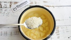Суп из рыбных консервов с картошкой и рисом на скорую руку