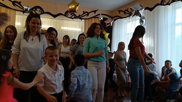 Флешмоб на выпускном в детском саду 2023 год смотреть онлайн