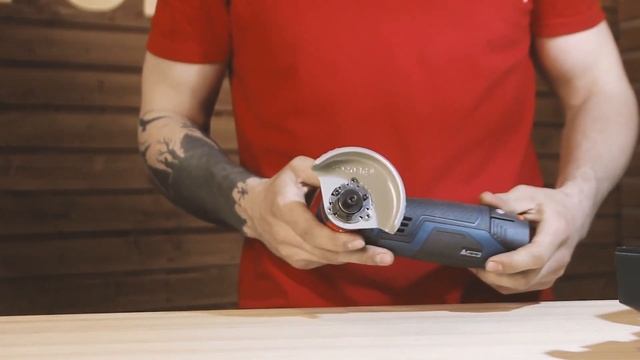 Обзор аккумуляторной УШМ BOSCH GWS 10,8-76 V-EC / 12V-76 смотреть онлайн