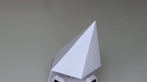 Non regular pyramyd. Неправильная пирамида - высота перпендикулярна вершине основания