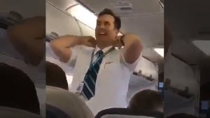 Учимся правильно пристегиваться в самолёте