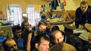 Кто считается опущенным! Как петухи ведут себя в местах лишения свободы. Зеки и администрация
