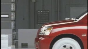 2004 Nissan Titan moderate overlap IIHS crash test
