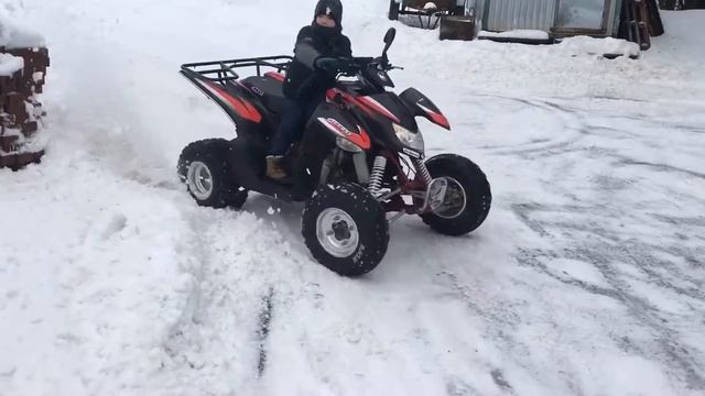 Дрифт на квадроцикле. 7 лет мальчику . смотреть онлайн