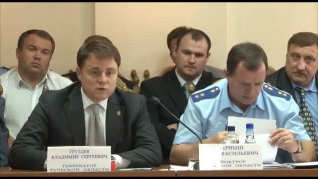 "За десятки тыс. Га земли не платят аренду" - В.Груздев смотреть онлайн