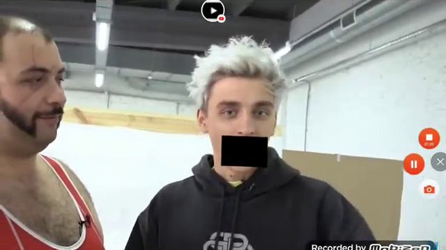 Самый сильный человек В Мире по имени Ник прикалывается над Владом А4😂😂
